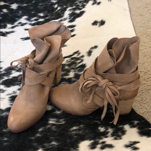 Free People Shoes - Tan Leather Free People booties Size 39